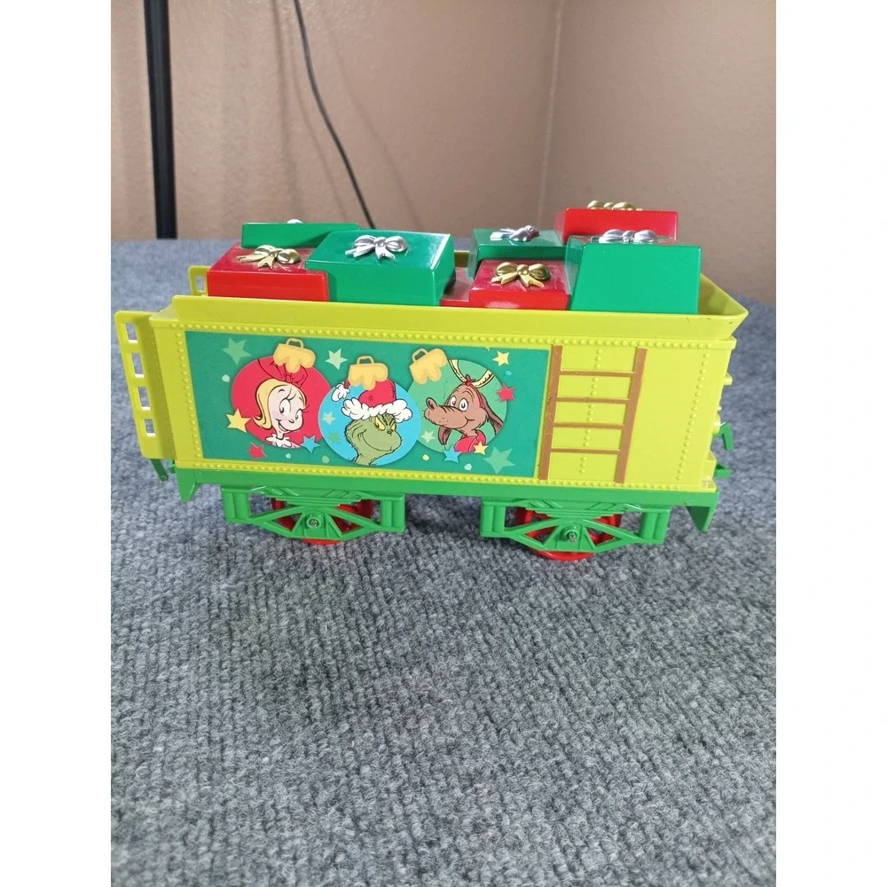 Dr Seuss Grinch Holiday Express Christmas Train 4 Piece Set Engine Cars No Track
